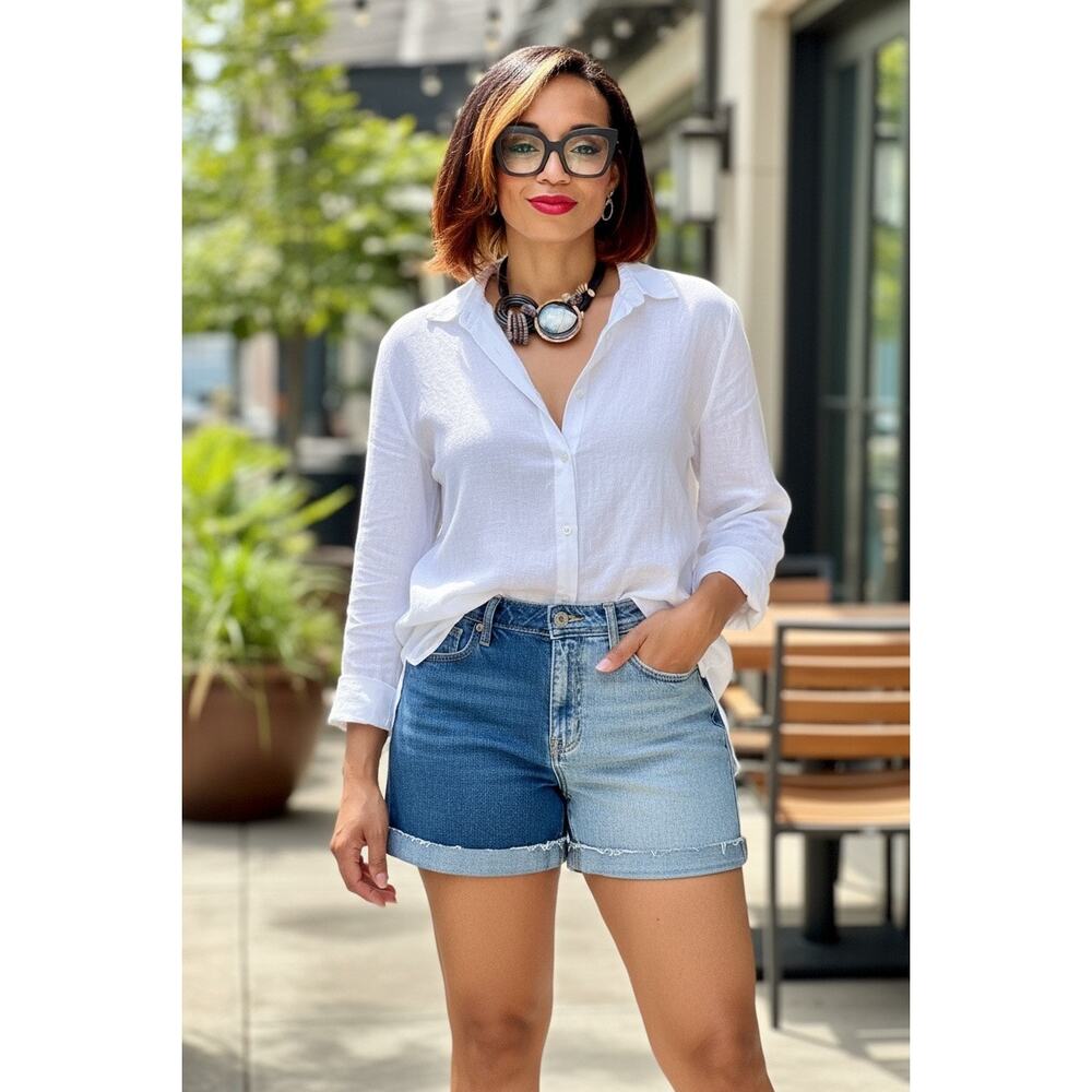 Hollister Ultra High Two Toned Button Fly Rolled Up Raw Hem Mom Shorts sz 7/ 28